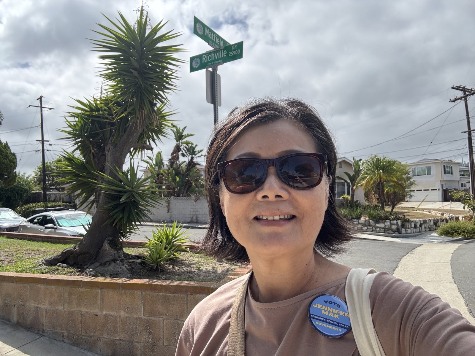 Jennifer Mak canvassing at Matfield and Richville Drive